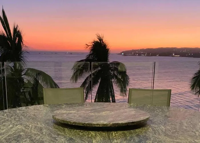4 Bedroom, Beach Front Flat Bucerias - Vallarta