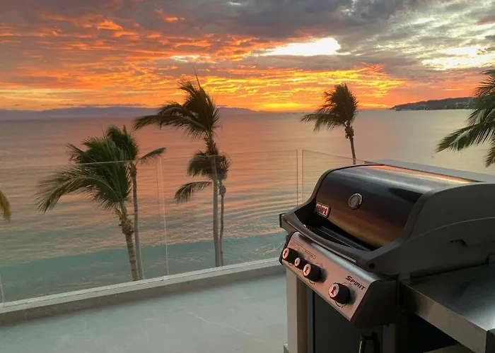 4 Bedroom, Beach Front Flat Bucerias - Vallarta