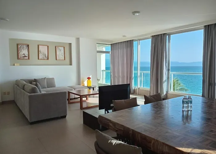 Banderas Suites